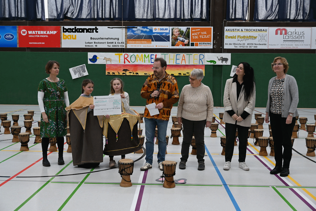 Spendenübergabe an den Ghana-Freundeskreis